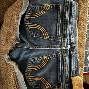 Women’s Hollister low rise jean shorts